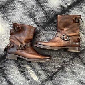 Women’s Frye Veronica Back Zip Brown Leather Boots, 8.5